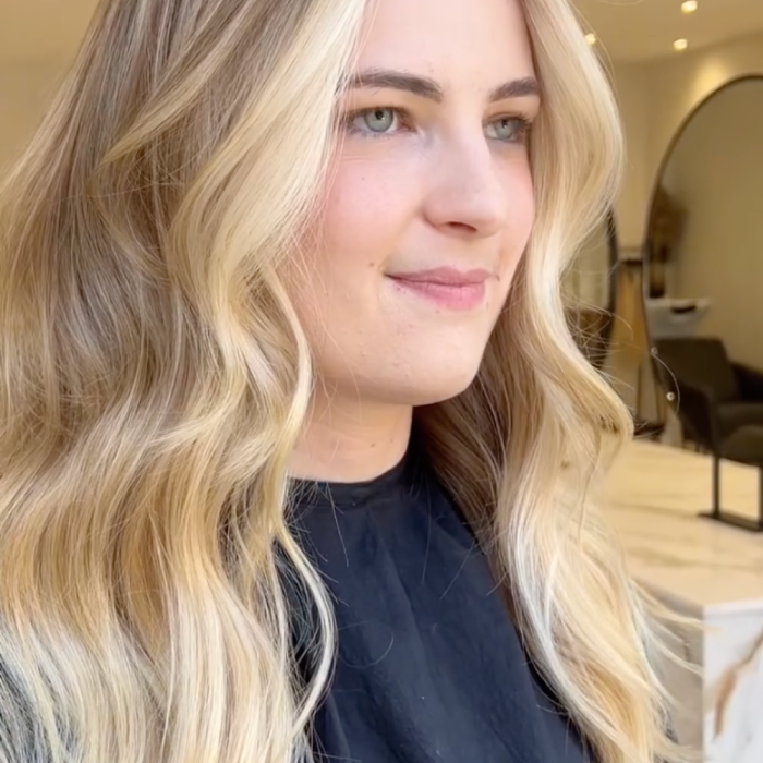blonde hair with money piece